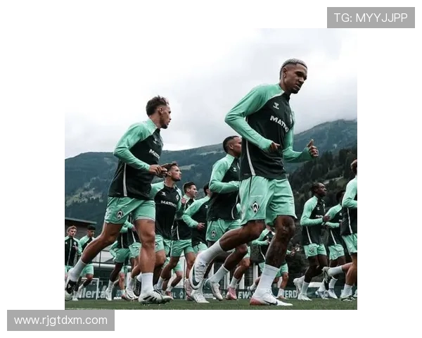 《德甲赛季前各参赛球队宣传方案与亮点展示》